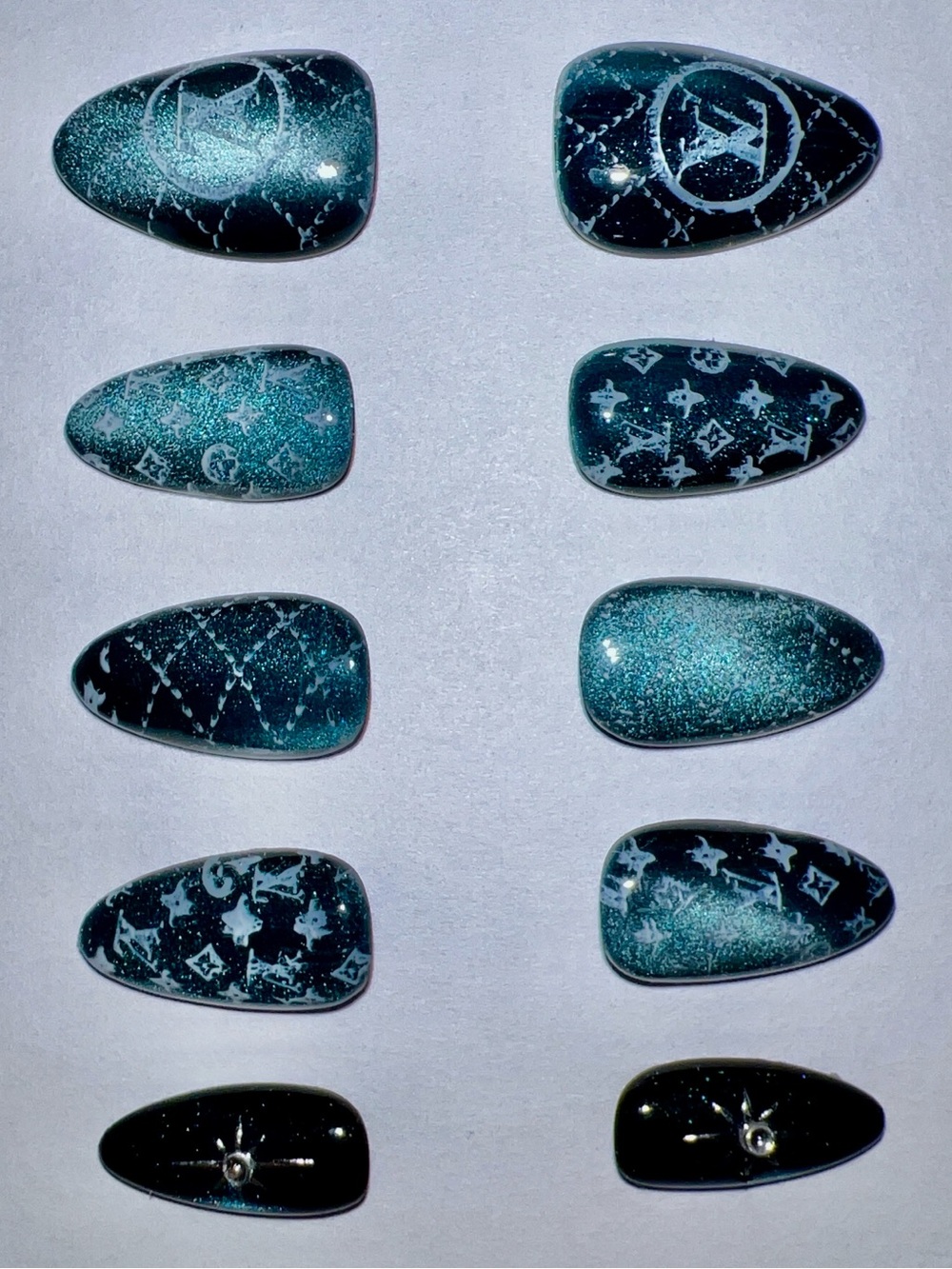 Look Beautiful luxury reusable Press On Nails Set cat eye Design